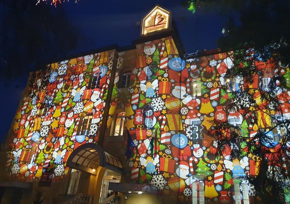 Karácsonyi fényfestés a Bethesdában